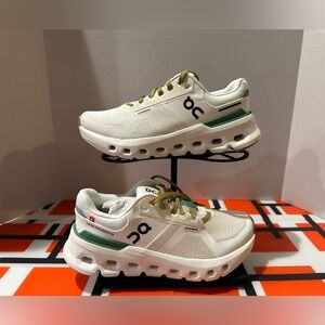 On Cloud Women’s Cloudrunner 2 - Brand NEW with box!